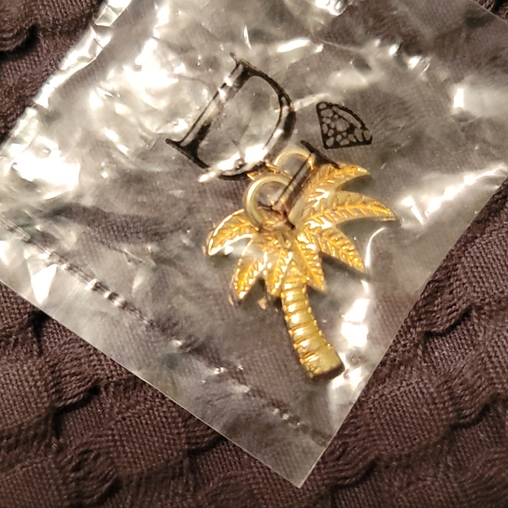 Diamond International Palm Tree Charm